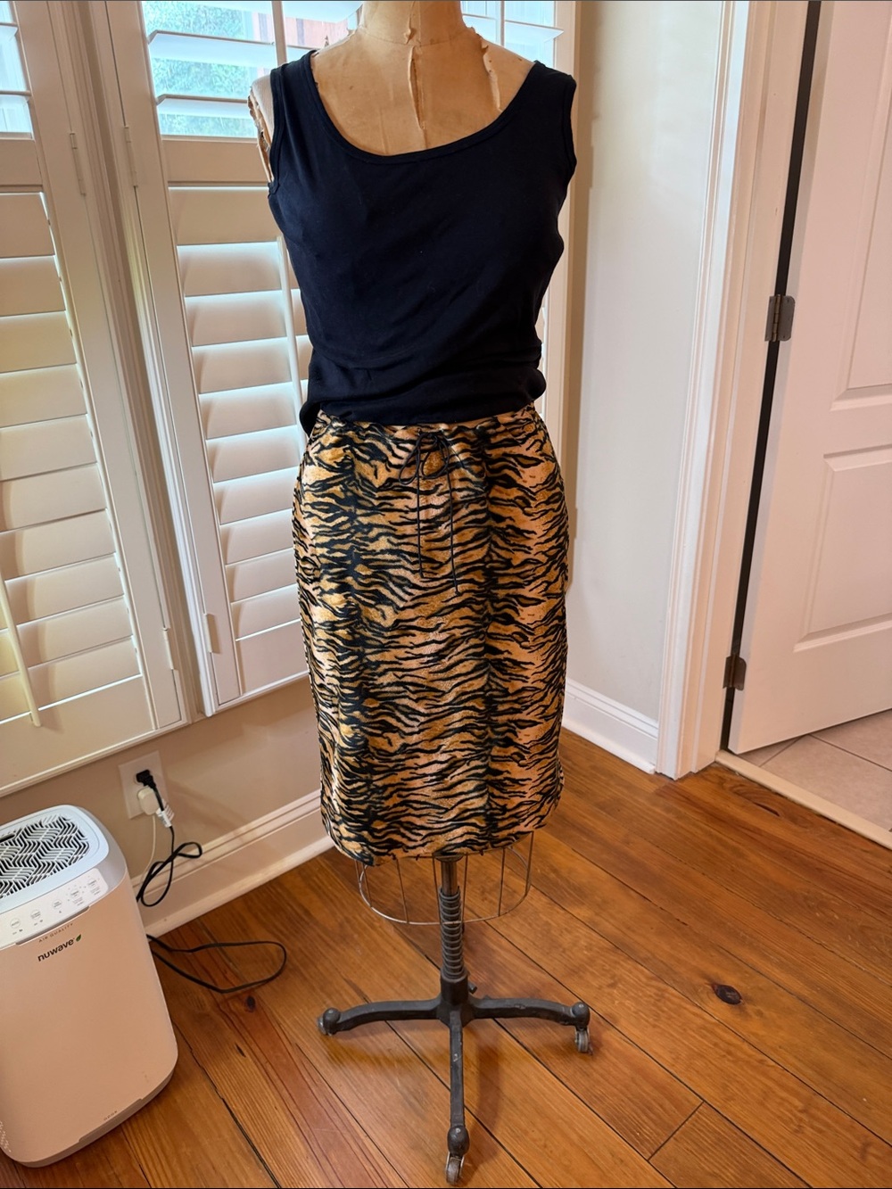 Betsey Johnson Black and Yellow Tiger-Print Pencil Skirt